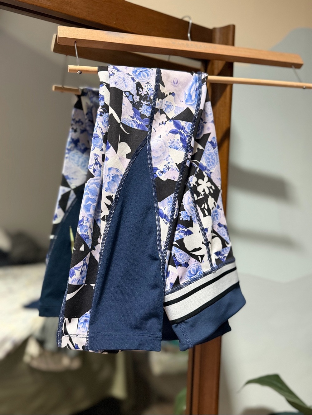 Nike Dri-Fit Blue Floral Athletic Leggings